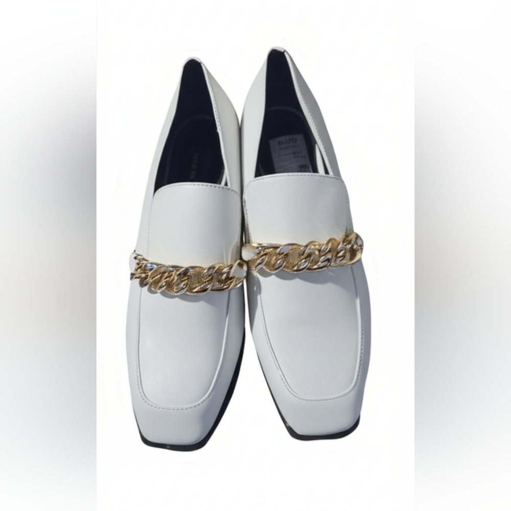 Nine West White Shoes with Gold Accent